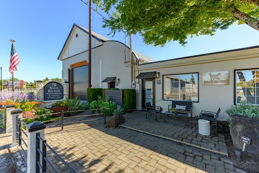 More Photos Of 258 N Kutch St, Carlton Storefront For Lease