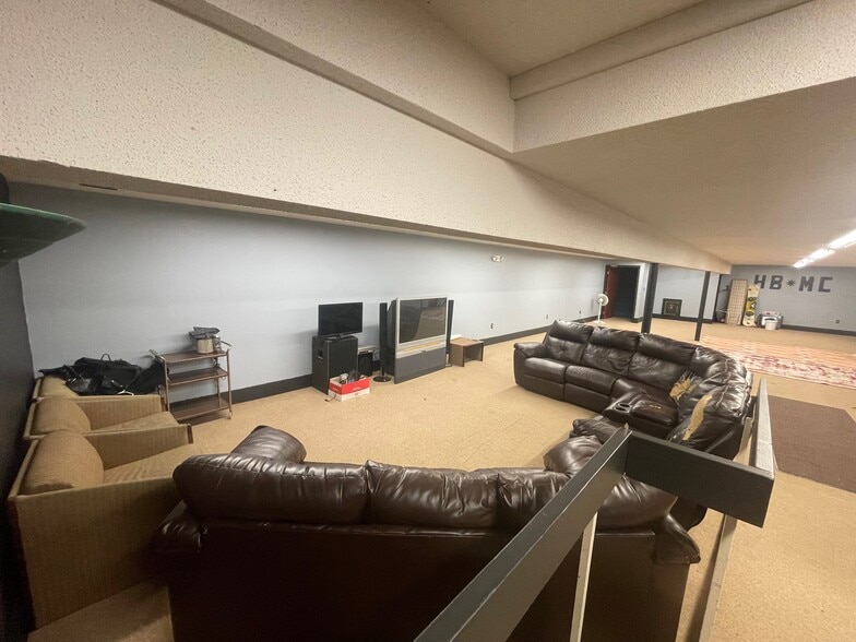 More Photos Of 210 Home Ave, Churubusco Office Residential For Sale