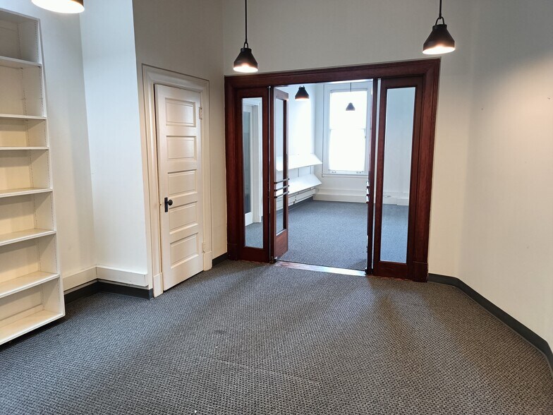 More Photos Of 26-38 S Raymond Ave, Pasadena Storefront Retail Office For Lease