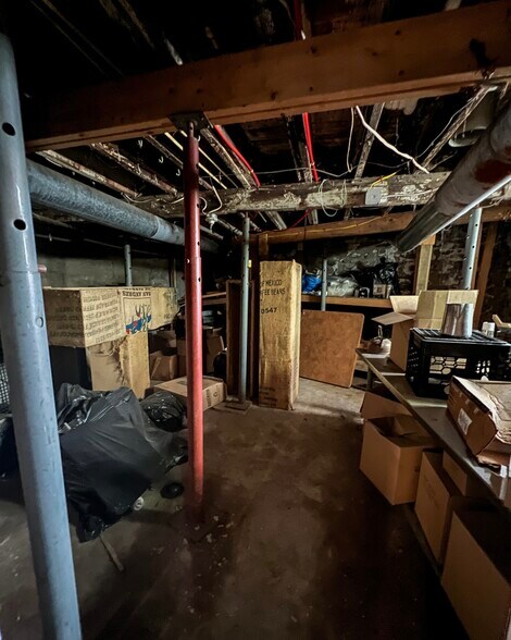 More Photos Of 9 Pennsylvania Ave, Rochester Freestanding For Sale