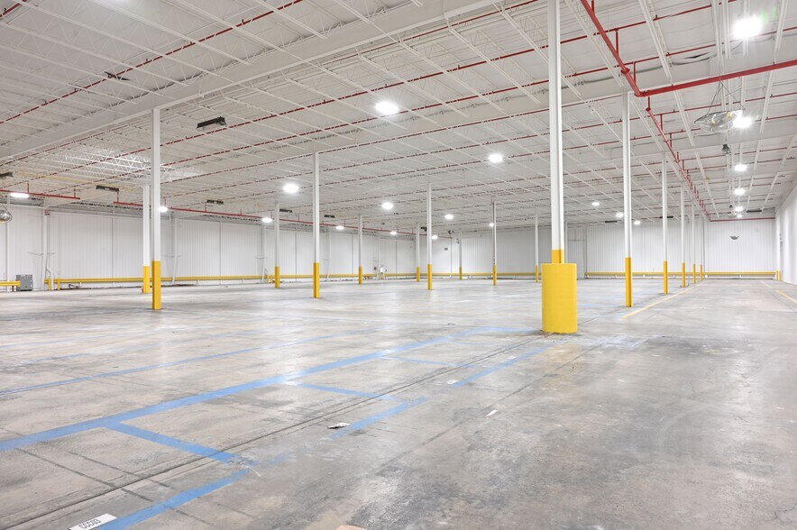 More Photos Of 701 33rd Ave N, Saint Cloud Manufacturing For Sale