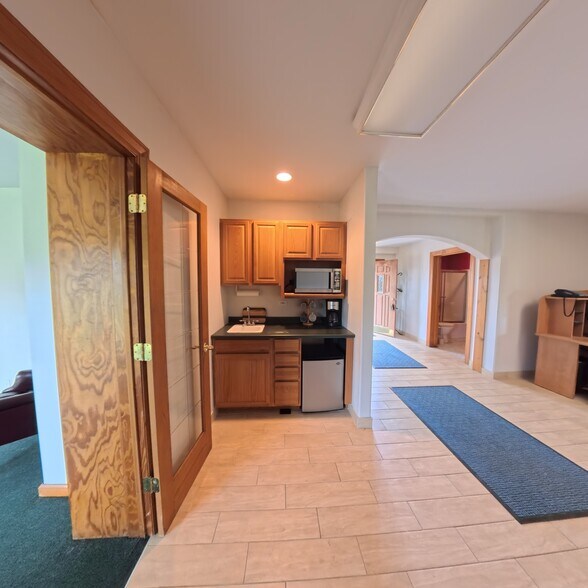 More Photos Of 805 E Palatine Rd, Palatine Office For Sale