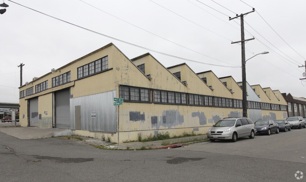More Photos Of 3098 E 10th St, Oakland Manufacturing For Lease