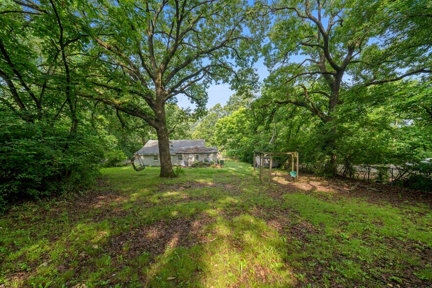 More Photos Of 1624 N Gregg Ave, Fayetteville Land For Sale