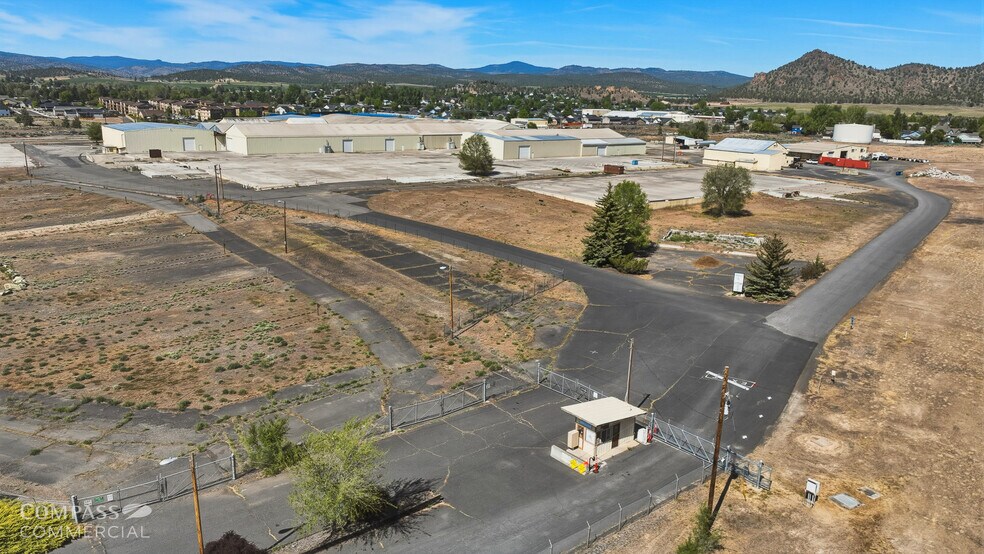 More Photos Of 1948 N Main St, Prineville Manufacturing For Lease