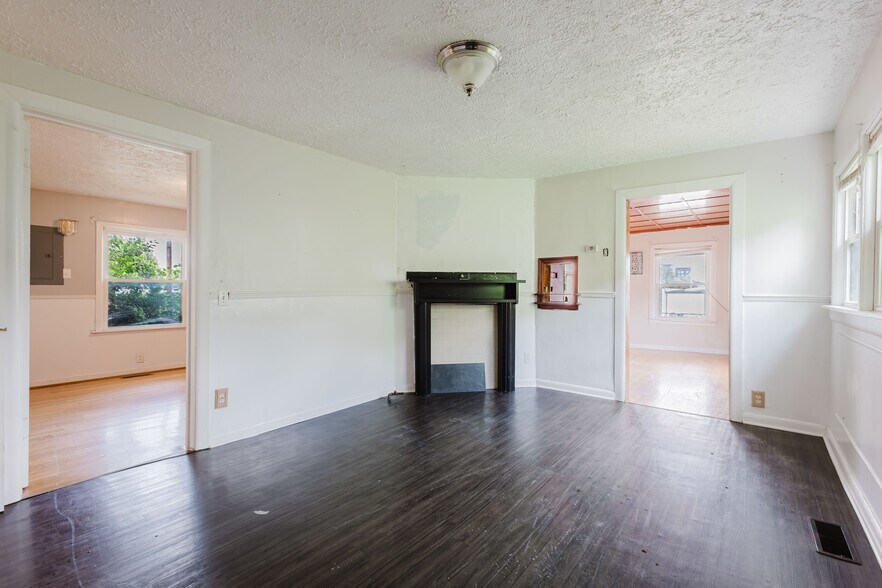 More Photos Of , Lexington Specialty For Sale