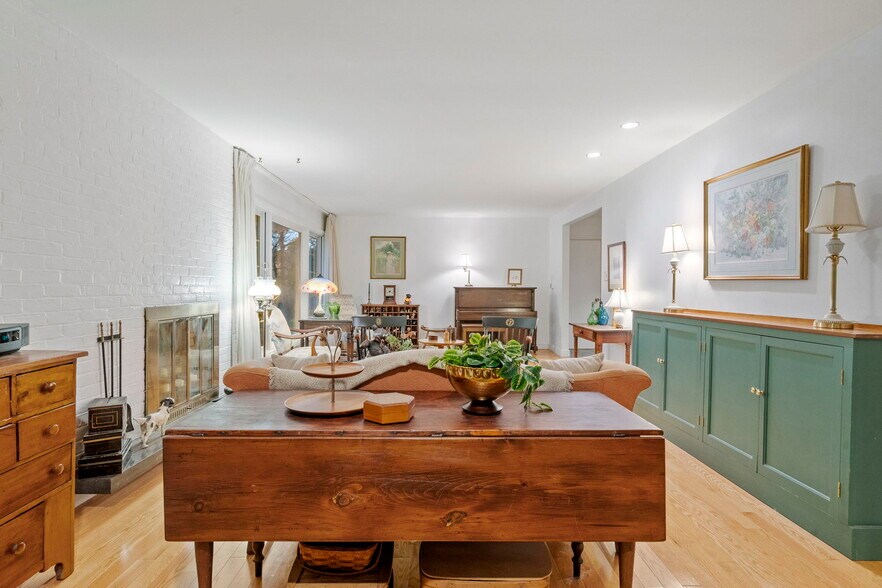 More Photos Of 6 Arbor Dr, Glens Falls Office For Sale