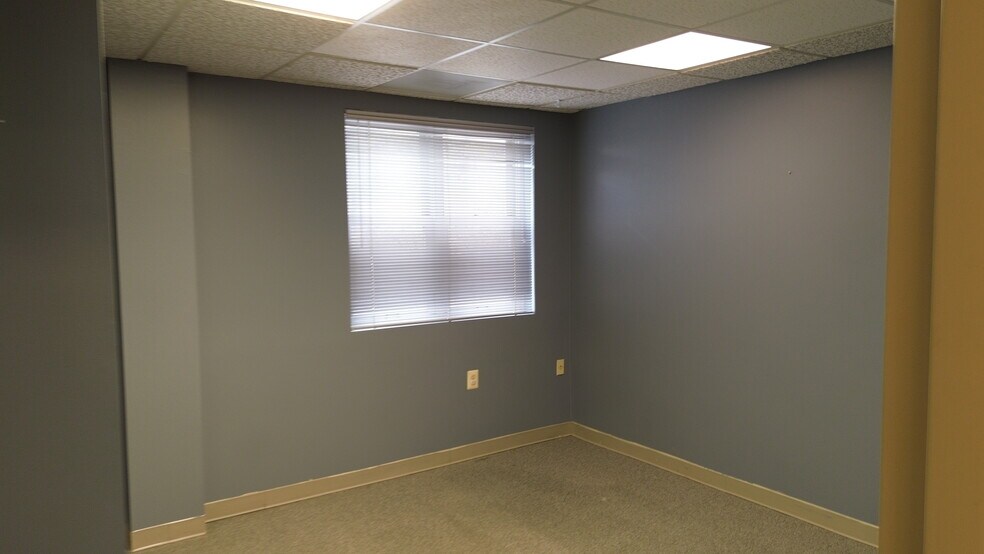 More Photos Of 7 Post Office Rd, Waldorf Medical For Sale