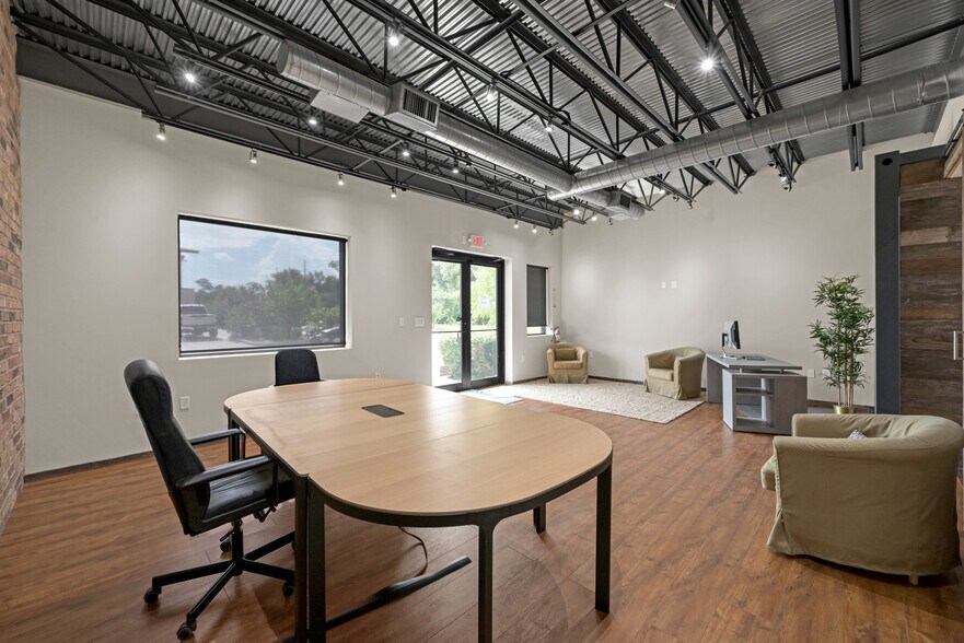 More Photos Of 1300 Rayford Park Rd, Spring Light Distribution For Sale