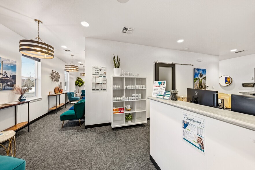 More Photos Of 296 S Pacific Hwy, Talent Medical For Sale