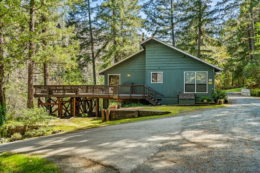 More Photos Of 11744 Galice Rd, Merlin Hotel For Sale