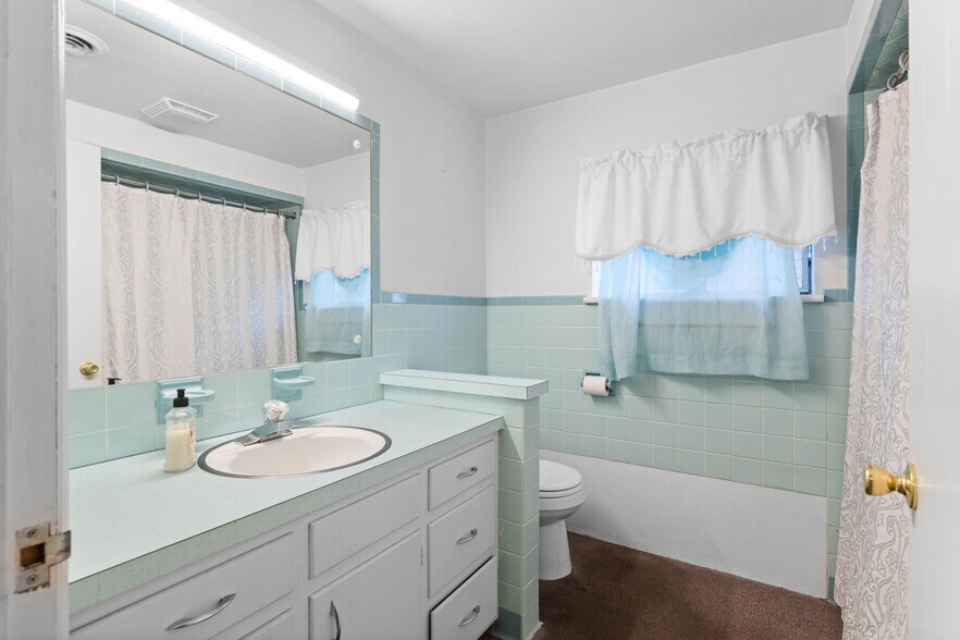 More Photos Of 521 N Derr Dr, Lewisburg Office Residential For Sale