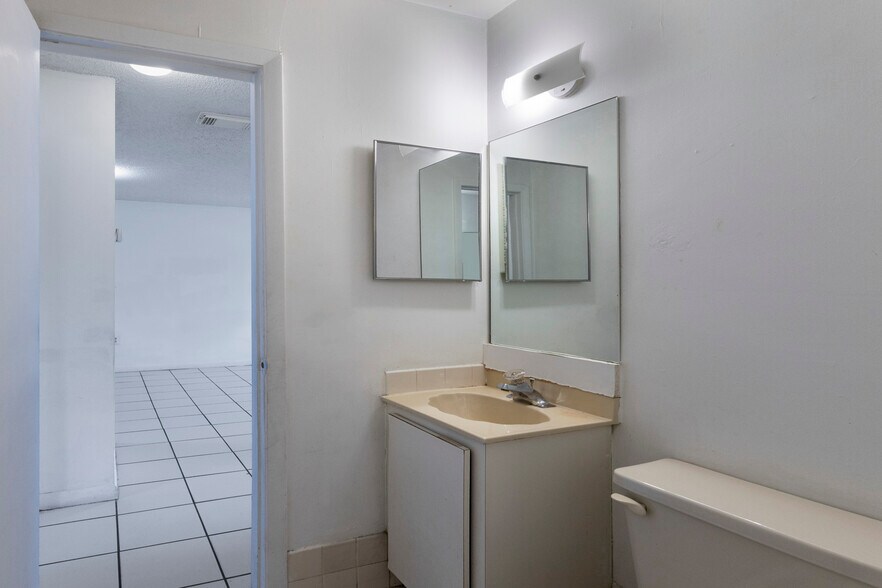 More Photos Of 6305 W 22nd Ct, Hialeah Apartments For Sale