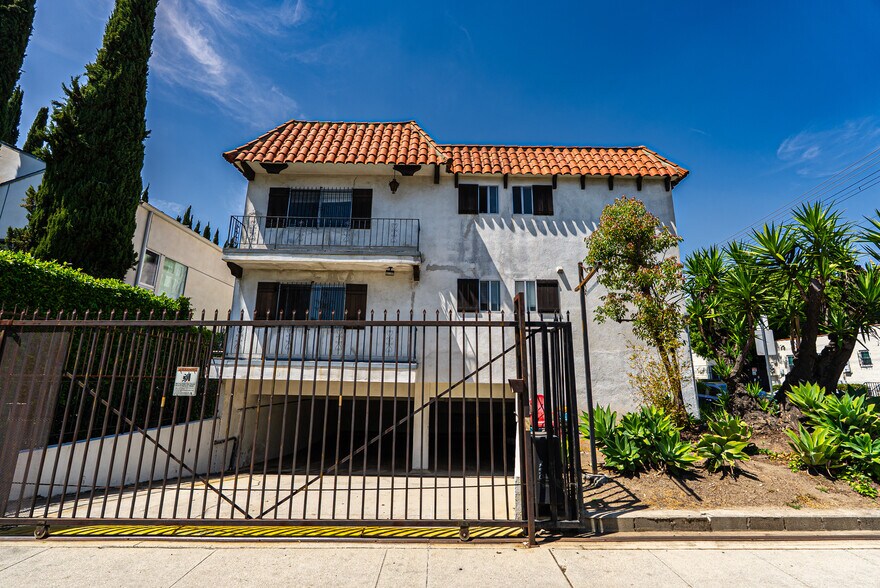 More Photos Of 7050 Waring Ave, Los Angeles Multifamily For Sale