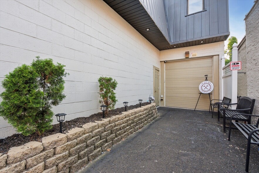 More Photos Of 97 Wood St, Bristol Office For Sale