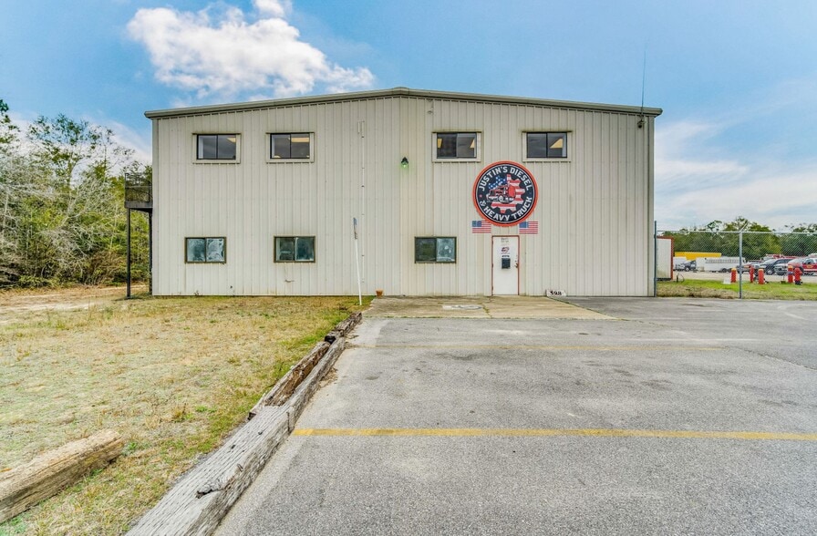 More Photos Of 598 Armistead Ln, Holt Industrial For Lease