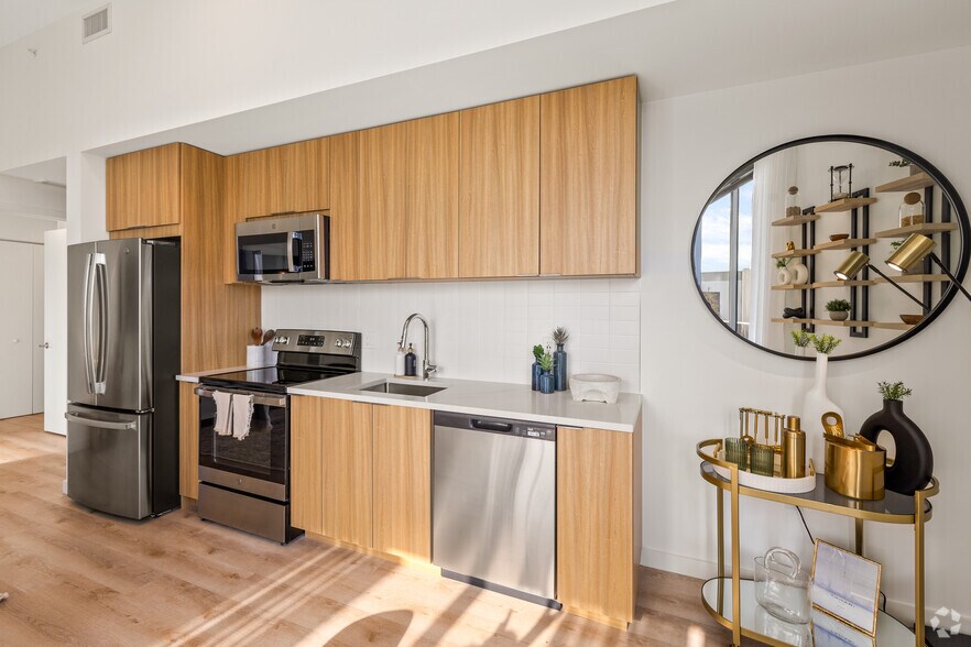 More Photos Of 201 Clearwater Dr, West Palm Beach Apartments For Lease