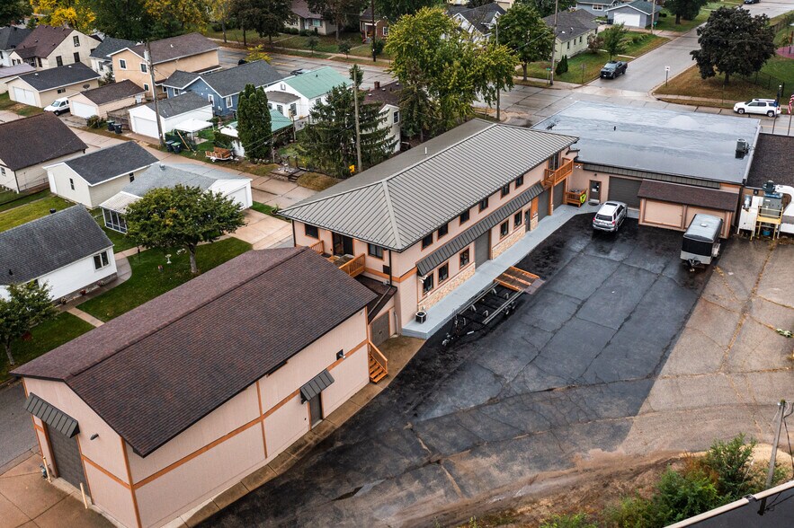 Primary Photo Of 1613 Chase St, La Crosse Showroom For Sale