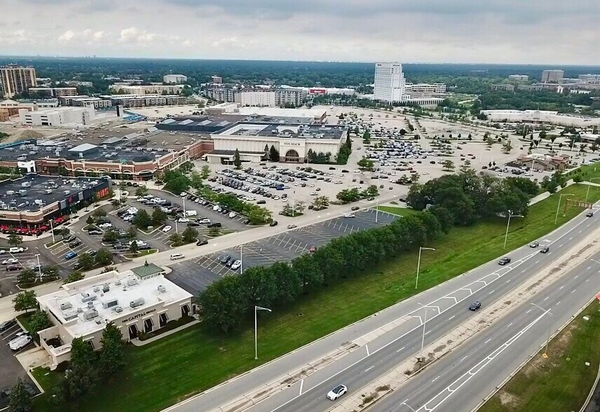 More Photos Of 87 Yorktown Shopping Ctr, Lombard Restaurant For Sale