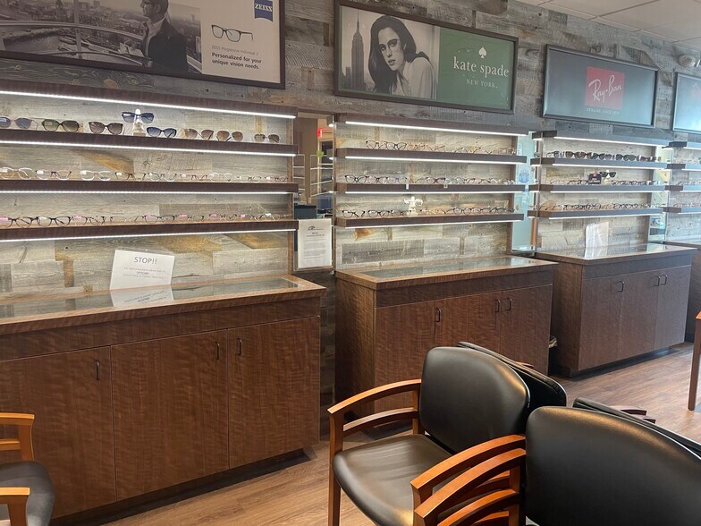 More Photos Of 9230 Katy Fwy, Houston Office For Sale