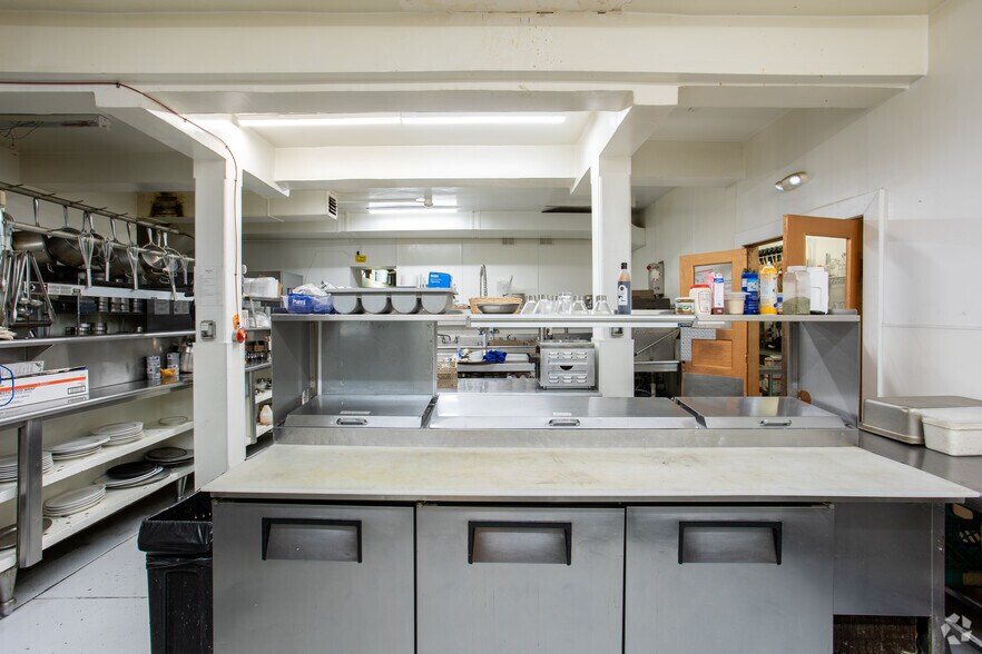 More Photos Of 11 Howell Ave, Bisbee Hotel For Sale