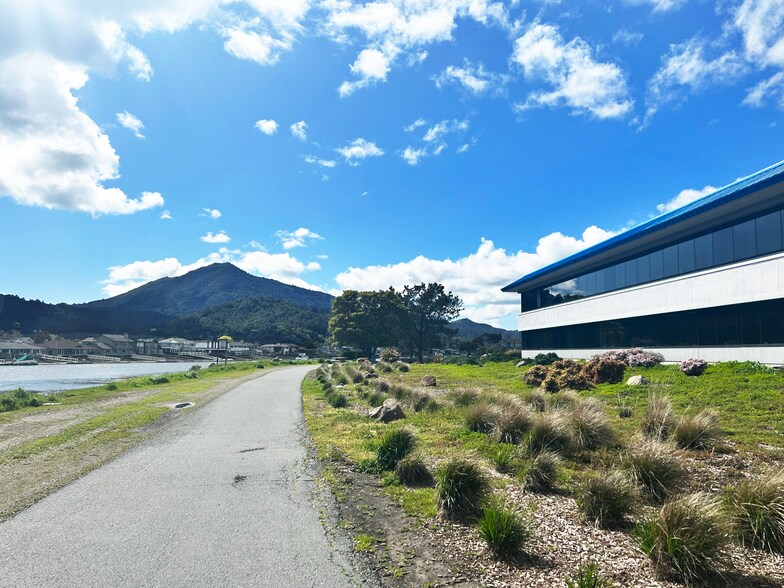 More Photos Of 100 Drakes Landing Rd, Greenbrae Unknown For Lease