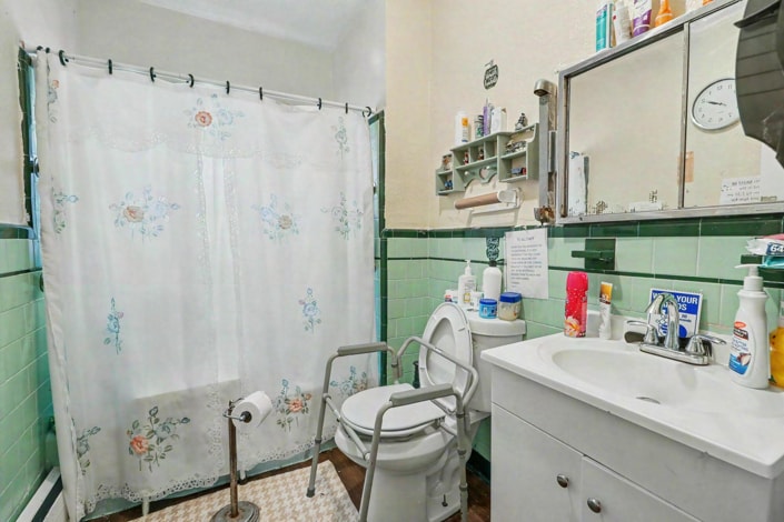 More Photos Of 41 E Bel Air Ave, Aberdeen Assisted Living For Sale