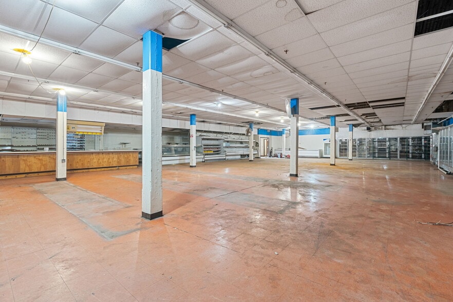 More Photos Of 731 E 14th St, Minneapolis Storefront Retail Office For Sale