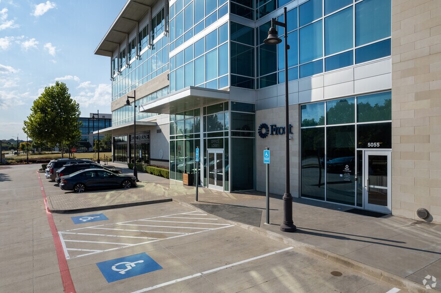 More Photos Of 5049 Edwards Ranch Rd, Fort Worth Coworking Space