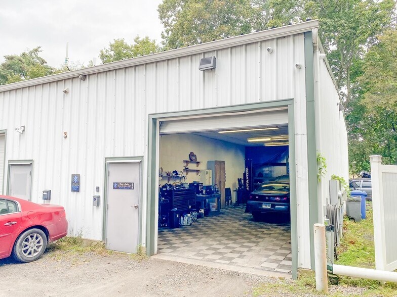 More Photos Of 65 Kingsbury Ave, Tolland Warehouse For Lease