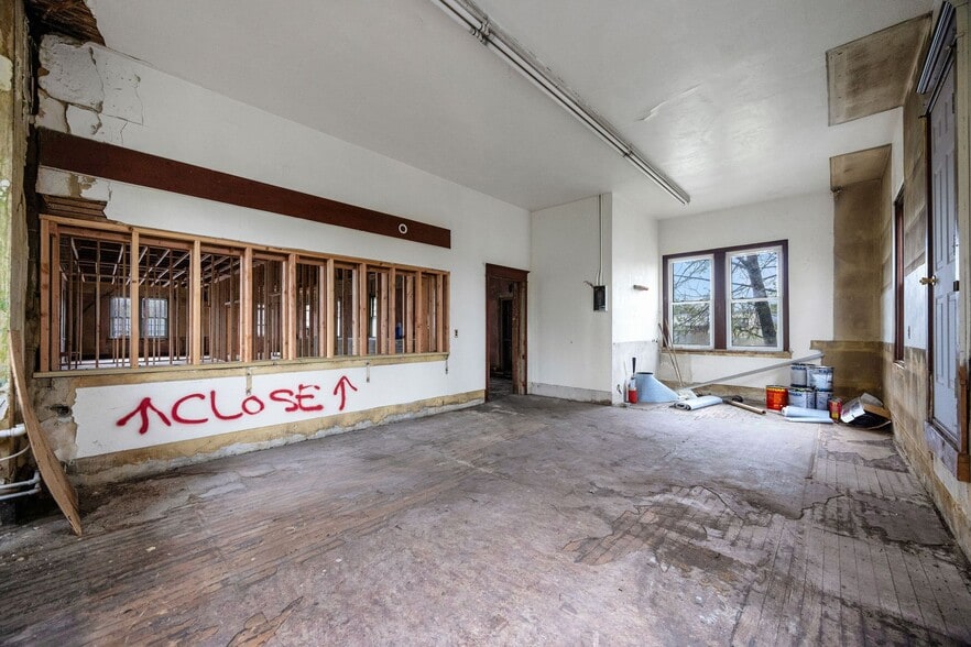 More Photos Of 640 N Broad St, Woodbury Police Fire Station For Sale