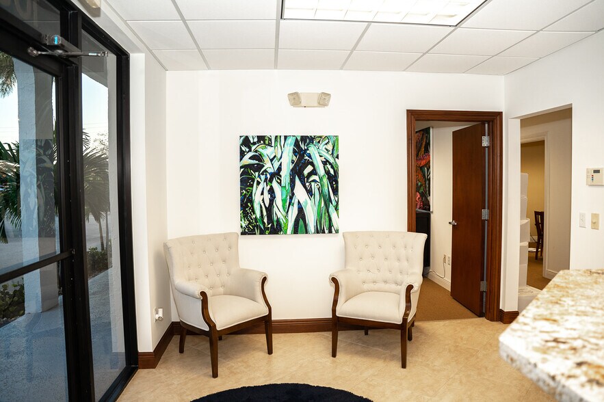 More Photos Of 112-120 US Highway 1, Tequesta Medical For Sale