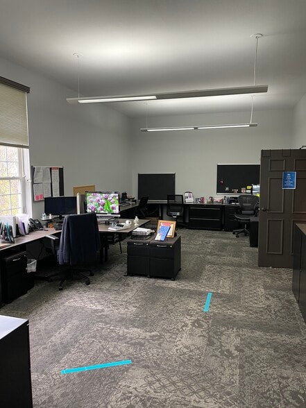 More Photos Of 3745 Medina Rd, Medina Office For Lease