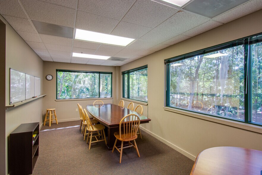 More Photos Of 5 Dunmore Ct, Hilton Head Office Residential For Sale