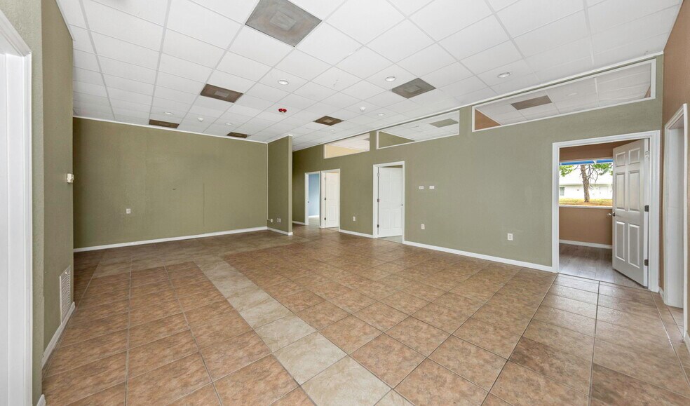 More Photos Of 655 N Indiana Ave, Englewood Medical For Sale