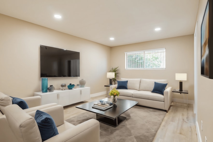 More Photos Of 2930 N 52nd St, Phoenix Apartments For Sale