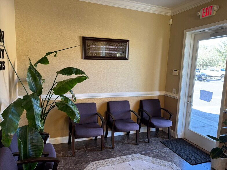 More Photos Of 609 Mid Florida Dr, Lakeland Medical For Lease