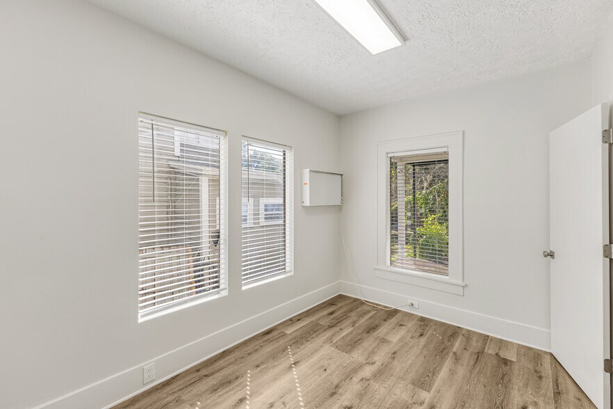 More Photos Of 138 E Gore St, Orlando Medical For Sale