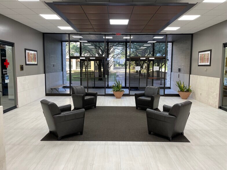 More Photos Of 6100 Western Pl, Fort Worth Unknown For Lease