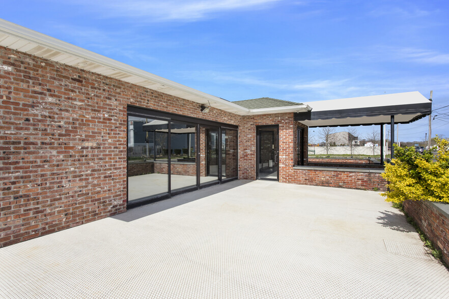 More Photos Of 62375 Rt-25, Southold Restaurant For Sale