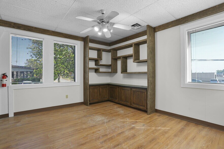 More Photos Of 10000 Watson Rd, Crestwood Medical For Lease