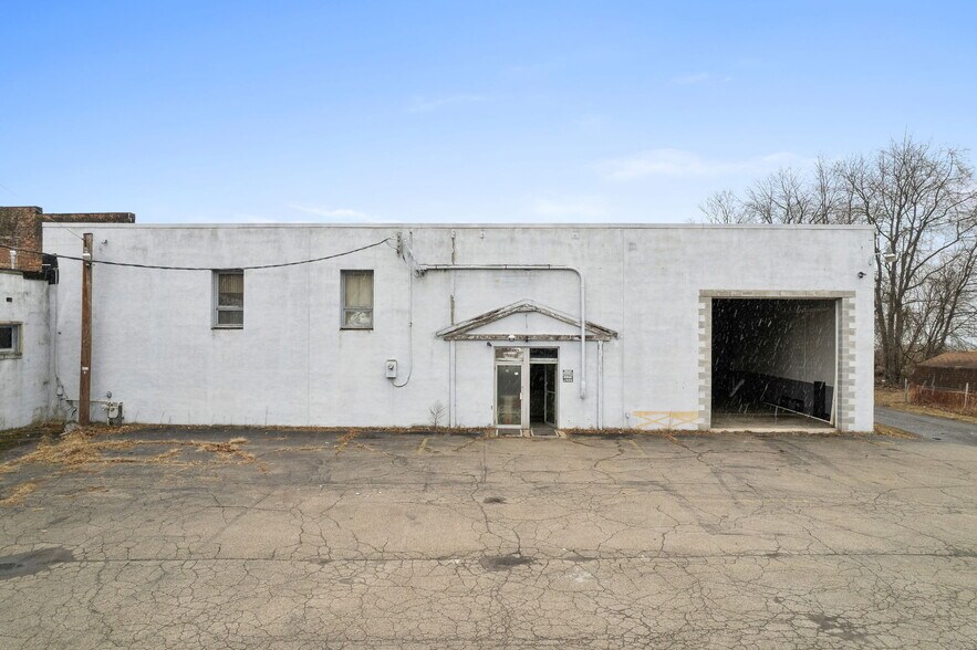 More Photos Of 560 N Main St, Pittston Warehouse For Sale