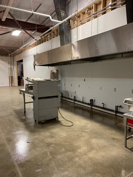 More Photos Of 479 Ferguson Rd, Dunbar Refrigeration Cold Storage For Sale
