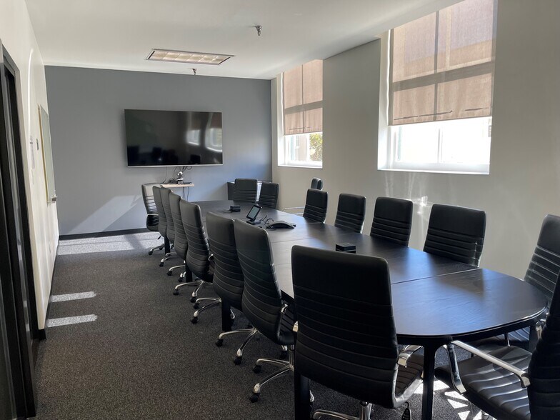 More Photos Of 643 Magazine St, New Orleans Office For Sale