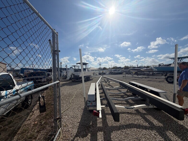 More Photos Of 1215 SE 10th St, Cape Coral Warehouse For Sale
