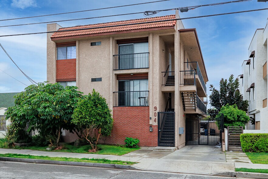 Primary Photo Of 904 E Lomita Ave, Glendale Apartments For Sale