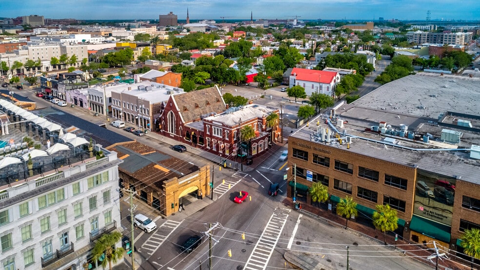 Primary Photo Of 32 N Market St, Charleston Storefront For Lease