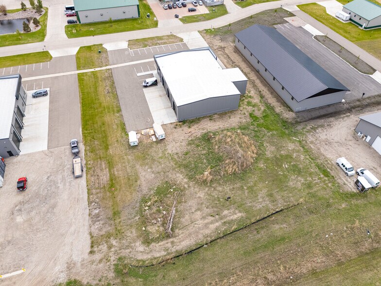 More Photos Of 4252 16th Ave N, Grand Forks Service For Sale