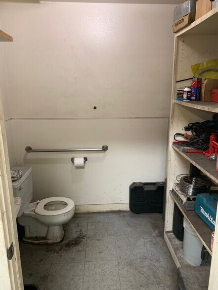 More Photos Of 6733-6735 Suva St, Bell Gardens Warehouse For Lease