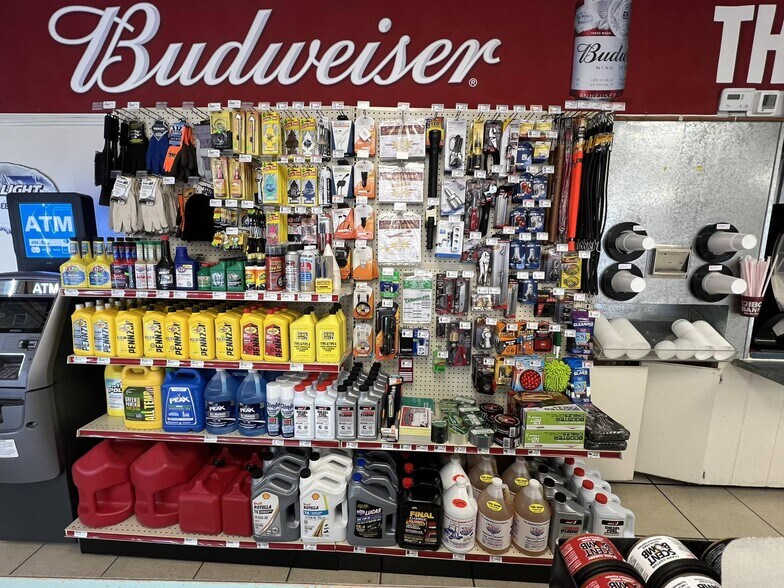 More Photos Of Cherokee St, Lindsay Convenience Store For Lease